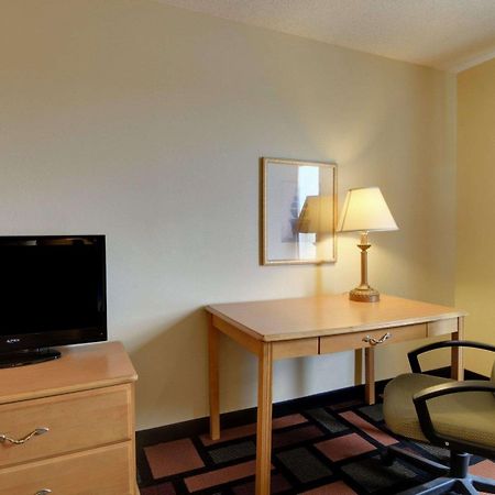 Quality Inn & Suites Malvern Exterior photo